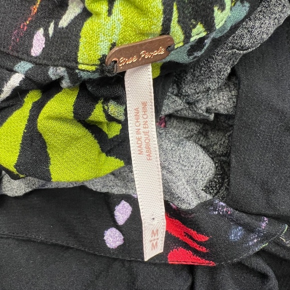 Free People Field Of Butterflies V Neck Long Sleeve Graphic Print Pattern Blouse - Picture 2 of 4